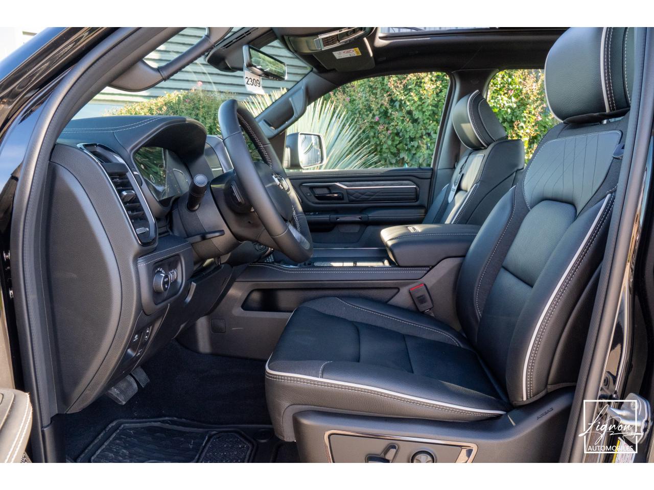 Photo DODGE RAM 1500 CREW LIMITED NIGHT EDITION RAMBOX HAYON MULTI 5.7 V8 400 CH eTORQUE