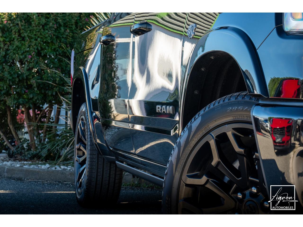 Photo DODGE RAM 1500 CREW LIMITED NIGHT EDITION RAMBOX HAYON MULTI 5.7 V8 400 CH eTORQUE