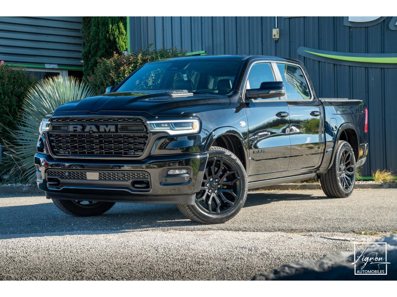 Photo DODGE RAM 1500 CREW LIMITED NIGHT EDITION RAMBOX HAYON MULTI 5.7 V8 400 CH eTORQUE