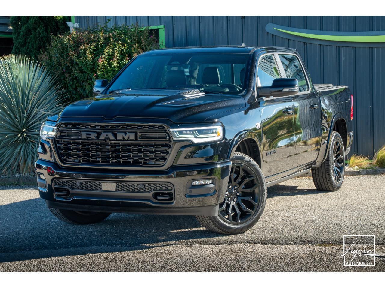 Photo DODGE RAM 1500 CREW LIMITED NIGHT EDITION RAMBOX HAYON MULTI 5.7 V8 400 CH eTORQUE