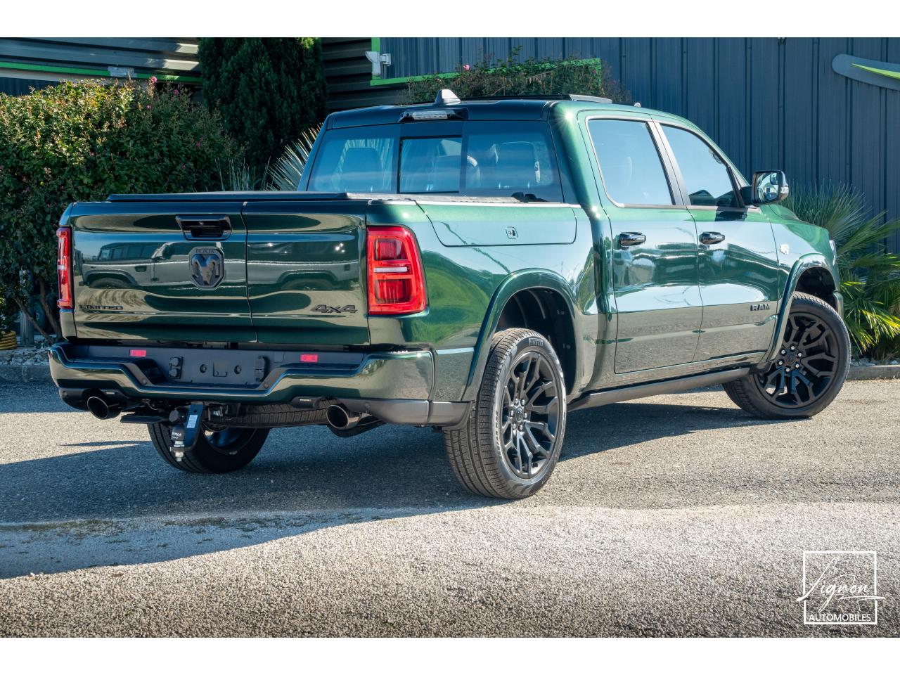 Photo DODGE RAM 1500 CREW LIMITED NIGHT EDITION RAMBOX HAYON MULTI 5.7 V8 400 CH eTORQUE