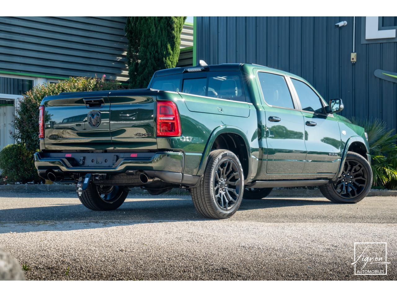 Photo DODGE RAM 1500 CREW LIMITED NIGHT EDITION RAMBOX HAYON MULTI 5.7 V8 400 CH eTORQUE