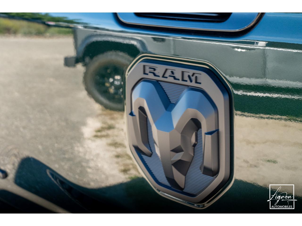 Photo DODGE RAM 1500 CREW LIMITED NIGHT EDITION RAMBOX HAYON MULTI 5.7 V8 400 CH eTORQUE