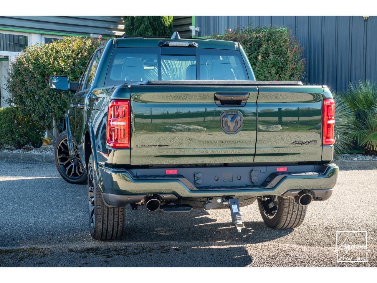 Photo DODGE RAM 1500 CREW LIMITED NIGHT EDITION RAMBOX HAYON MULTI 5.7 V8 400 CH eTORQUE