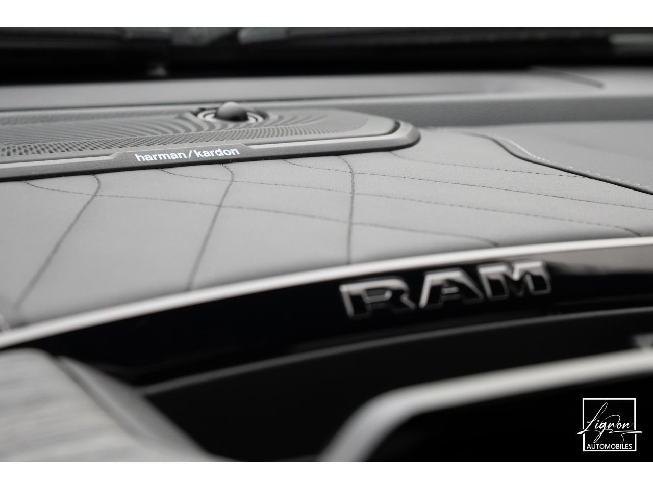Photo DODGE RAM 1500 CREW LIMITED NIGHT EDITION RAMBOX HAYON MULTI 5.7 V8 400 CH eTORQUE