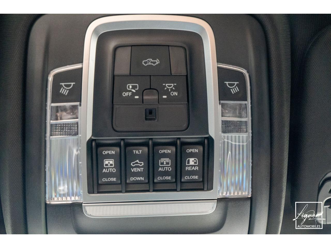 Photo DODGE RAM 1500 CREW LIMITED NIGHT EDITION RAMBOX HAYON MULTI 5.7 V8 400 CH eTORQUE