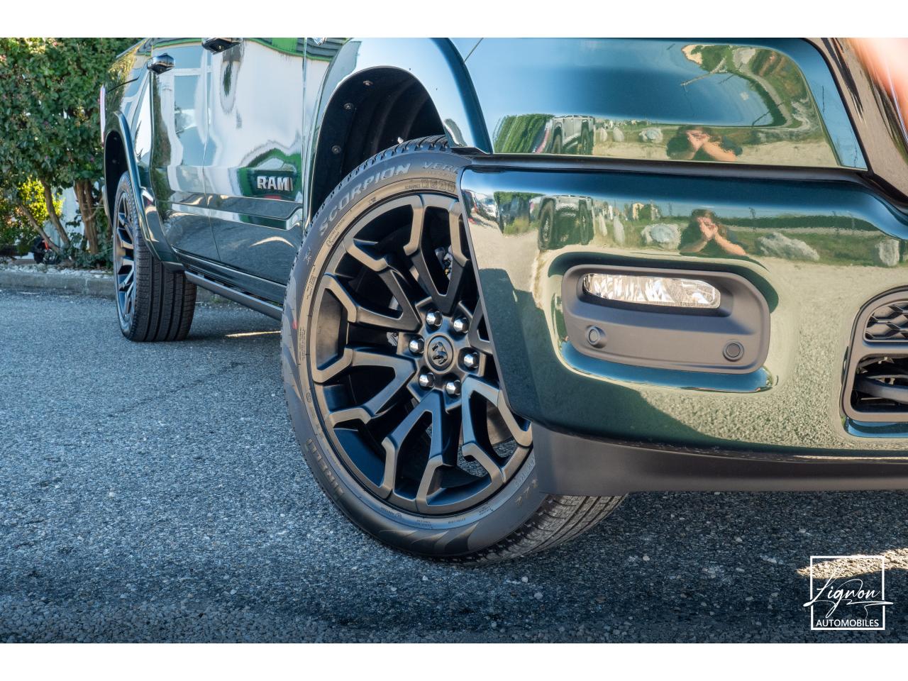 Photo DODGE RAM 1500 CREW LIMITED NIGHT EDITION RAMBOX HAYON MULTI 5.7 V8 400 CH eTORQUE