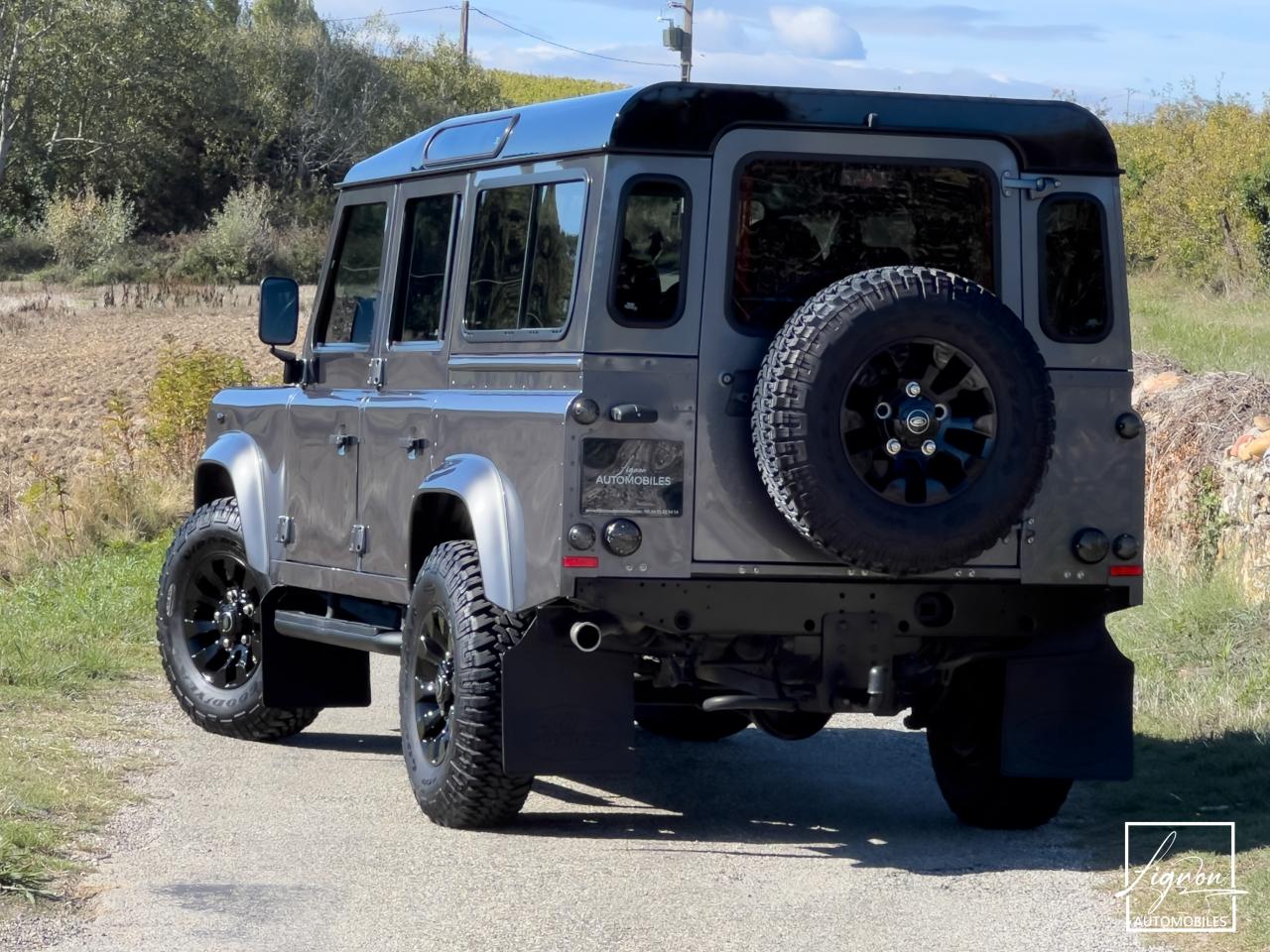 Photo LAND ROVER DEFENDER 110 TD4 2.2 Station Wagon 7 places