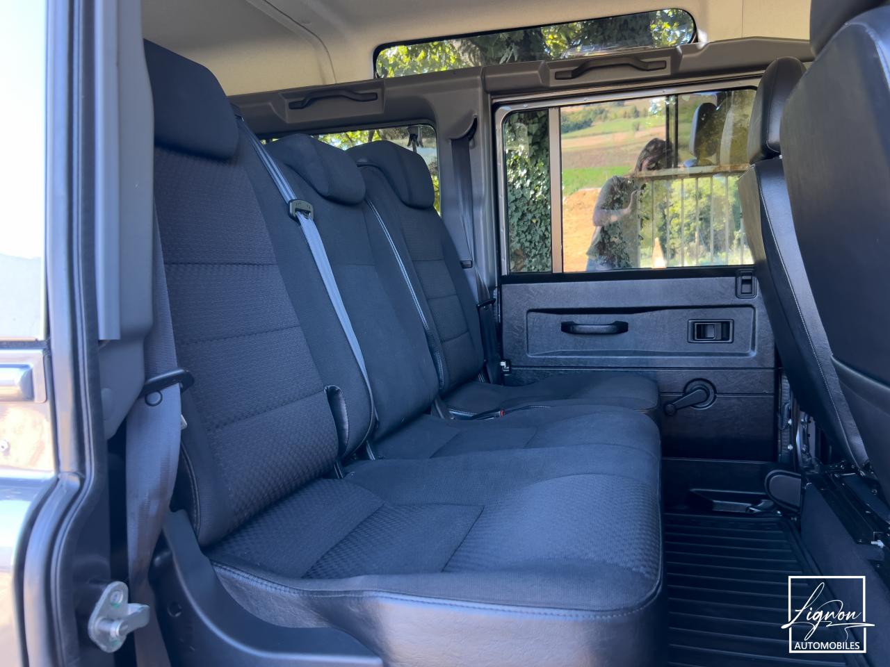 Photo LAND ROVER DEFENDER 110 TD4 2.2 Station Wagon 7 places