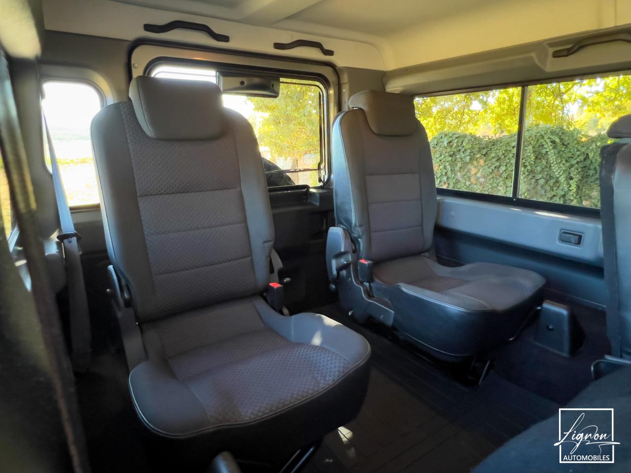 Photo LAND ROVER DEFENDER 110 TD4 2.2 Station Wagon 7 places
