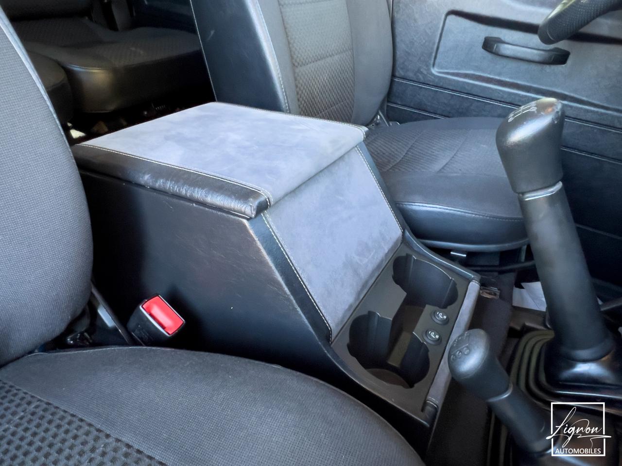 Photo LAND ROVER DEFENDER 110 TD4 2.2 Station Wagon 7 places