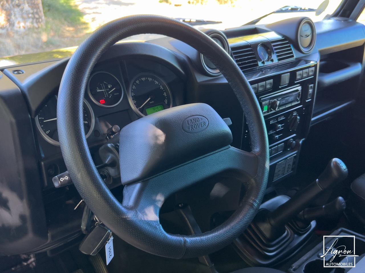 Photo LAND ROVER DEFENDER 110 TD4 2.2 Station Wagon 7 places
