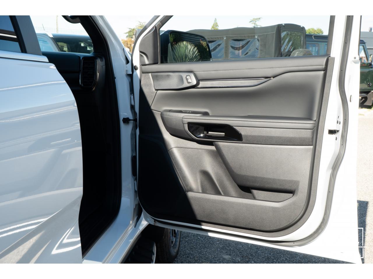 Photo FORD RANGER Platinum 3.0 V6 - 240 - BVA10  Double Cabine - TVA Apparente