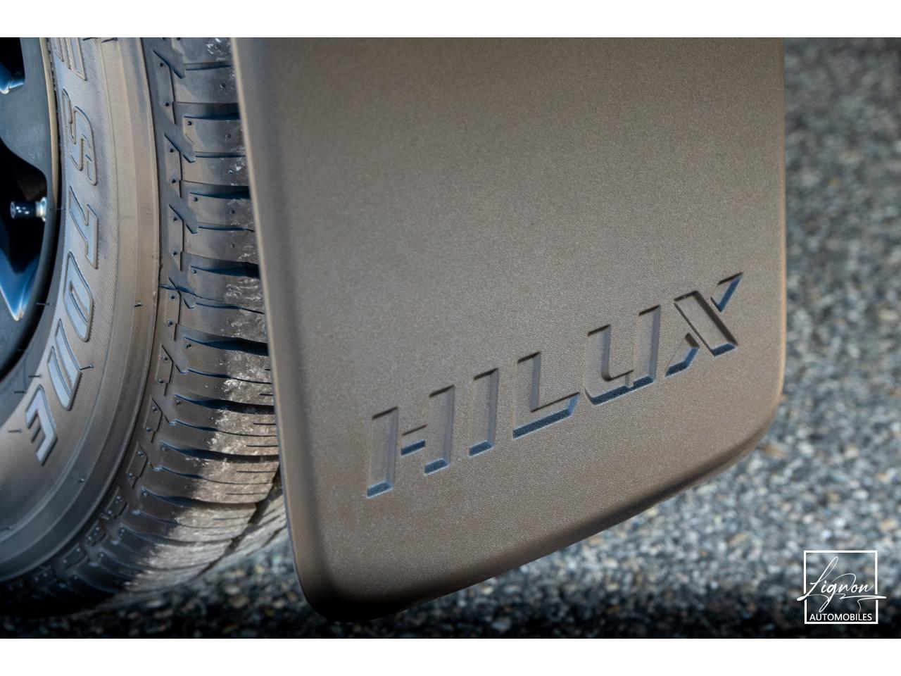Photo TOYOTA HILUX 2.8L 204 ch D-4D 4x4 Invincible Double Cabine 4 places - TVA Apparente