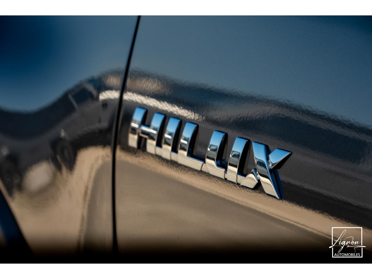 Photo TOYOTA HILUX 2.8L 204 ch D-4D 4x4 Invincible Double Cabine 4 places - TVA Apparente