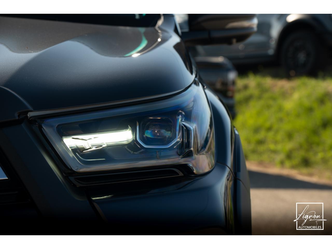 Photo TOYOTA HILUX 2.8L 204 ch D-4D 4x4 Invincible Double Cabine 4 places - TVA Apparente