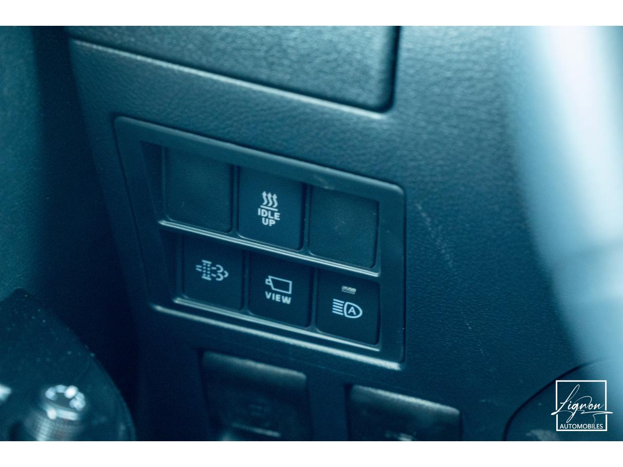 Photo TOYOTA HILUX 2.8L 204 ch D-4D 4x4 Invincible Double Cabine 4 places - TVA Apparente
