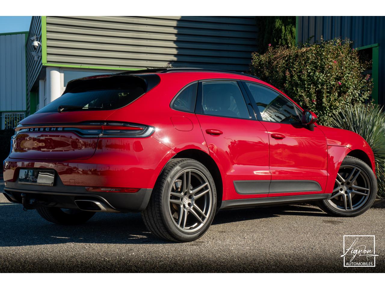 Photo PORSCHE MACAN 2.0 245 1ER MAIN - Toit Pano/Attelage elec./PASM/BOSE/ACC