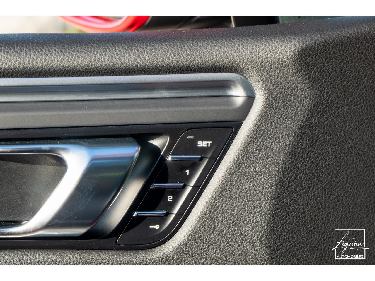 Photo PORSCHE MACAN 2.0 245 1ER MAIN - Toit Pano/Attelage elec./PASM/BOSE/ACC