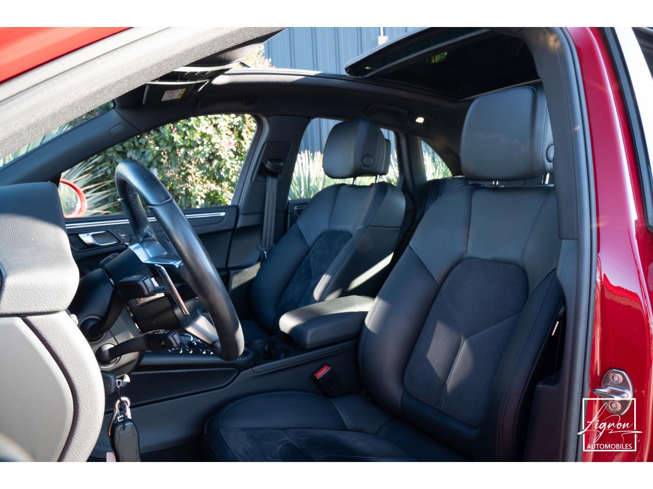 Photo PORSCHE MACAN 2.0 245 1ER MAIN - Toit Pano/Attelage elec./PASM/BOSE/ACC
