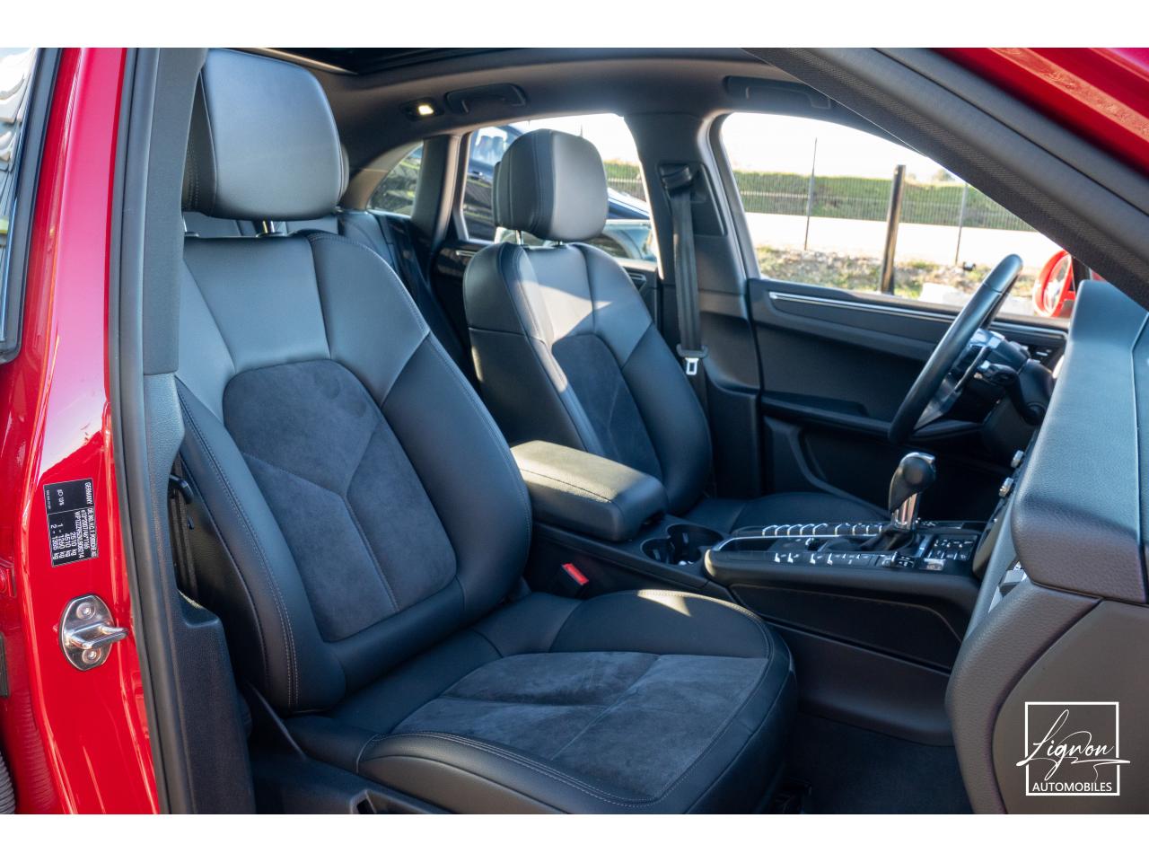 Photo PORSCHE MACAN 2.0 245 1ER MAIN - Toit Pano/Attelage elec./PASM/BOSE/ACC