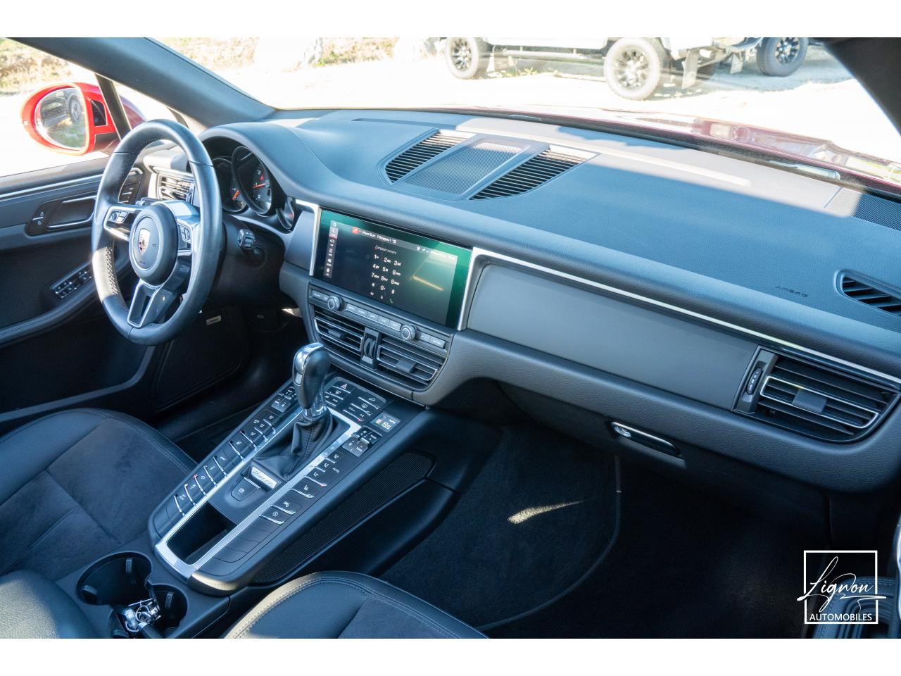 Photo PORSCHE MACAN 2.0 245 1ER MAIN - Toit Pano/Attelage elec./PASM/BOSE/ACC