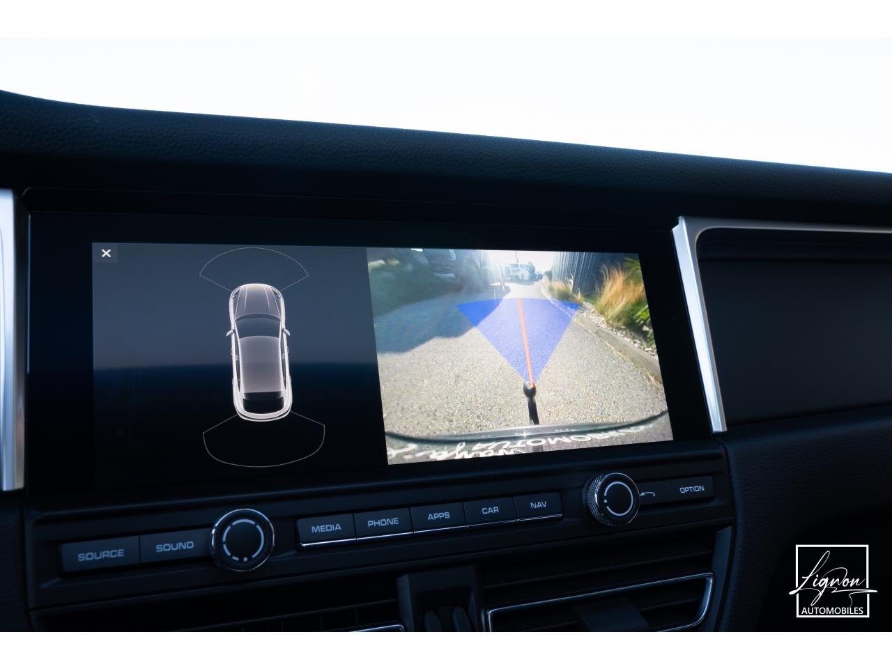 Photo PORSCHE MACAN 2.0 245 1ER MAIN - Toit Pano/Attelage elec./PASM/BOSE/ACC