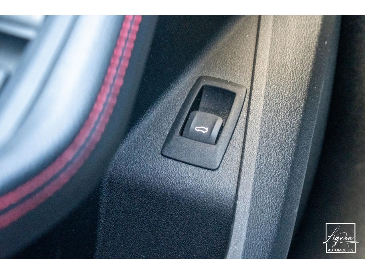 Photo BMW SERIE 1 128ti - BVA Sport  BERLINE F40 .