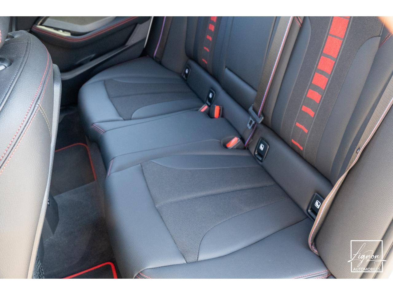 Photo BMW SERIE 1 128ti - BVA Sport  BERLINE F40 .