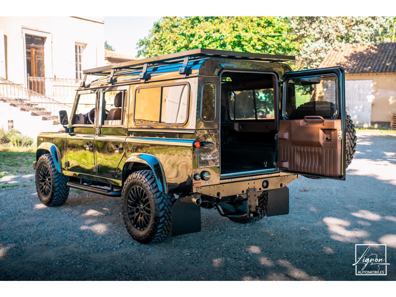 Photo LAND ROVER DEFENDER 110 2.2 Td4 110 SW - ' Santorini Black '