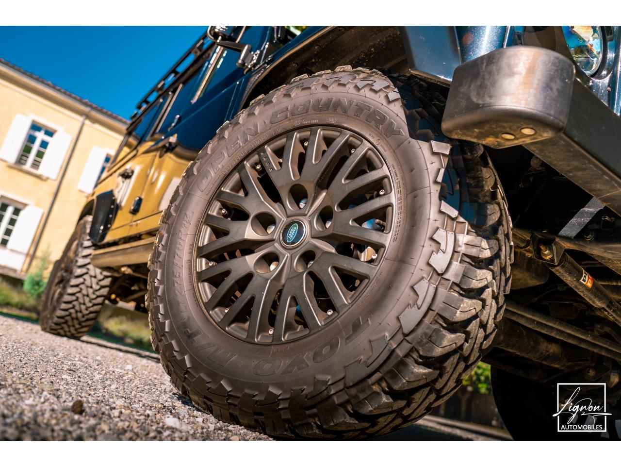Photo LAND ROVER DEFENDER 110 2.2 Td4 110 SW - ' Santorini Black '