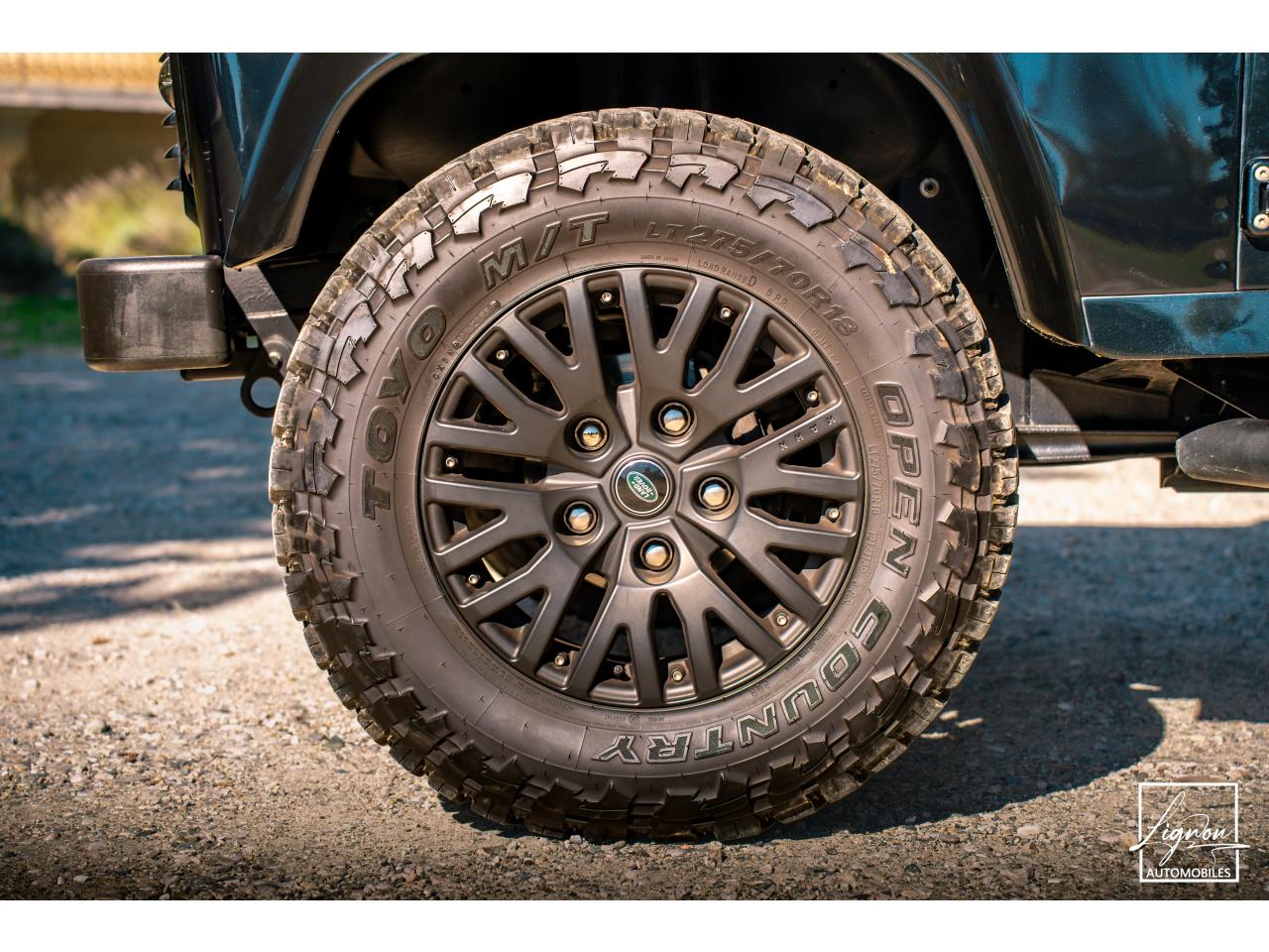Photo LAND ROVER DEFENDER 110 2.2 Td4 110 SW - ' Santorini Black '
