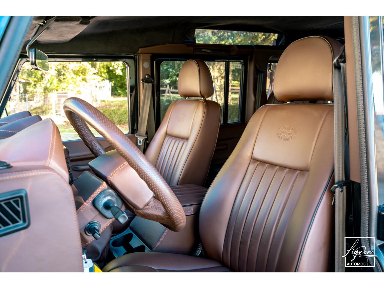 Photo LAND ROVER DEFENDER 110 2.2 Td4 110 SW - ' Santorini Black '