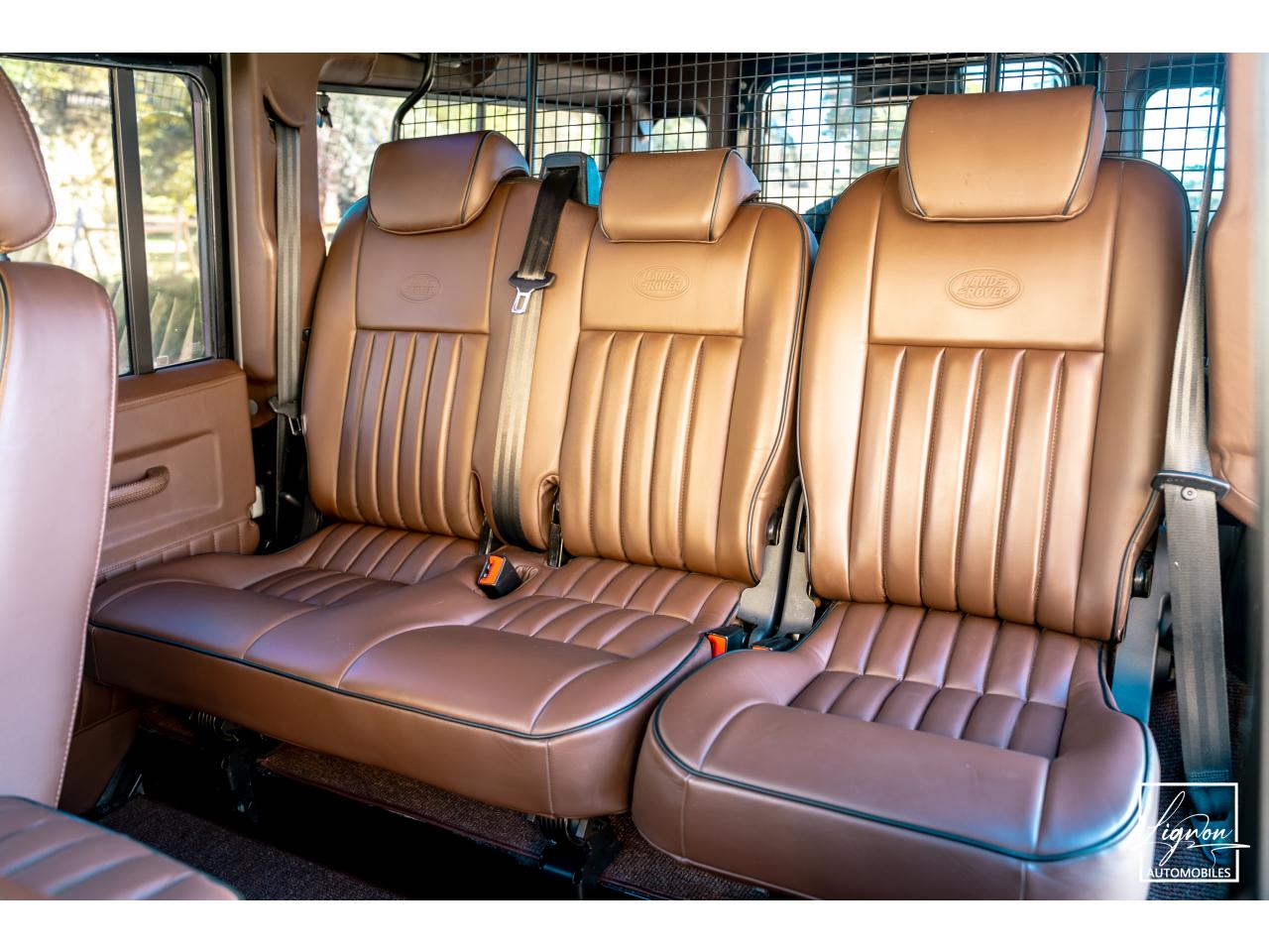 Photo LAND ROVER DEFENDER 110 2.2 Td4 110 SW - ' Santorini Black '