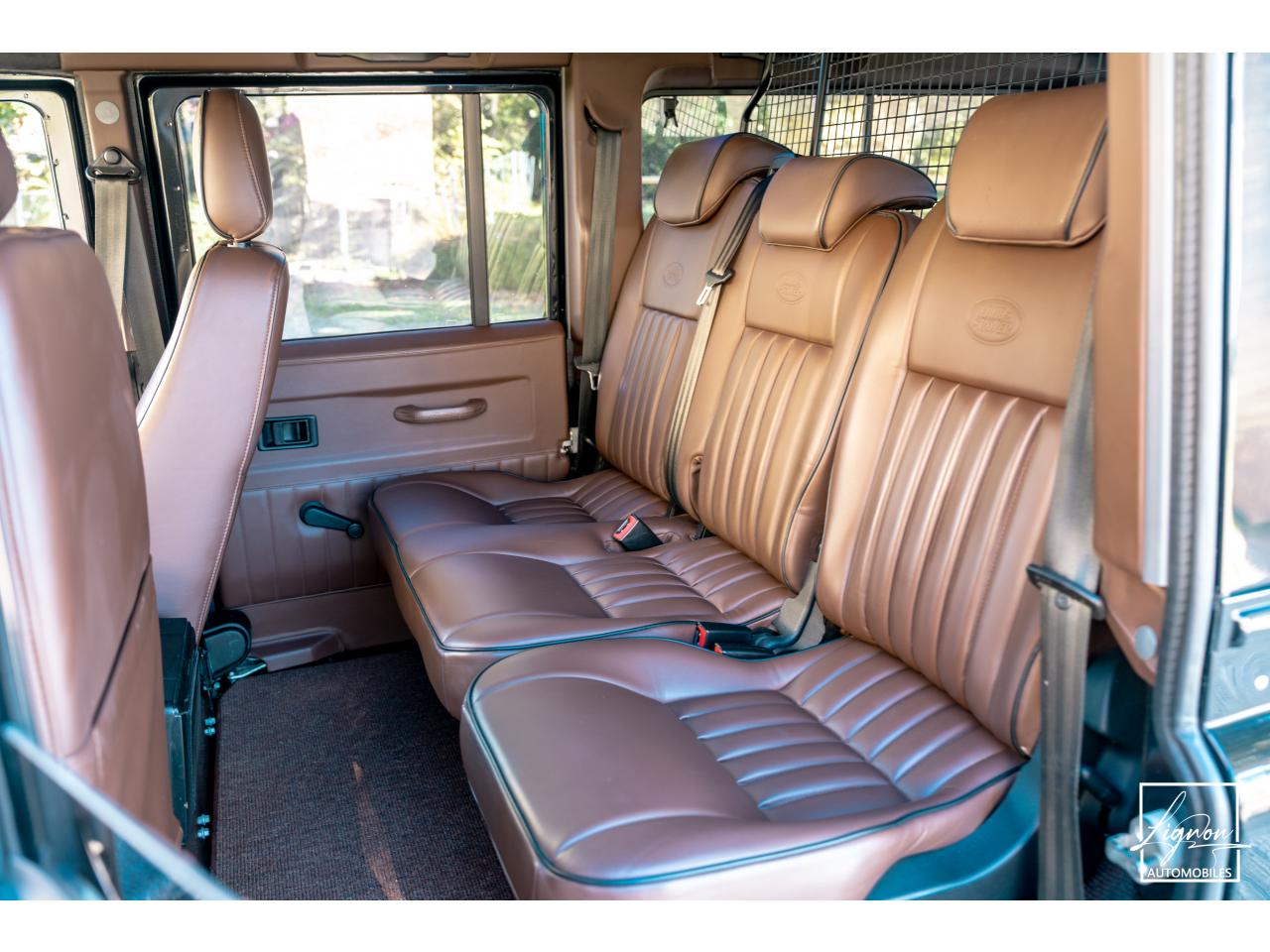 Photo LAND ROVER DEFENDER 110 2.2 Td4 110 SW - ' Santorini Black '