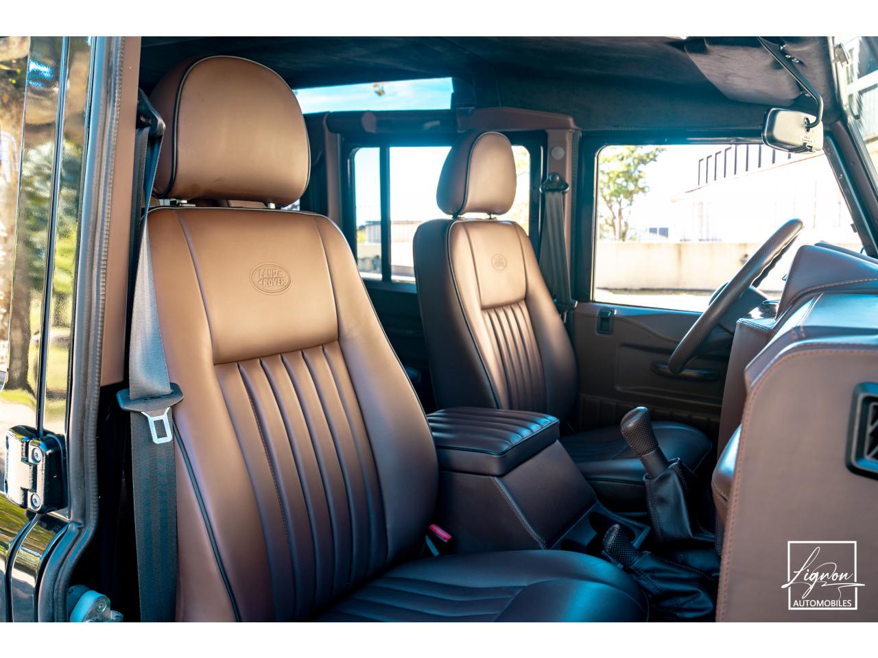 Photo LAND ROVER DEFENDER 110 2.2 Td4 110 SW - ' Santorini Black '