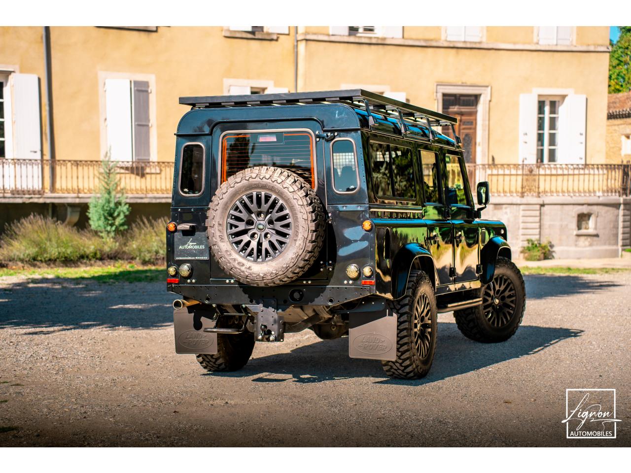 LAND ROVER DEFENDER 110 2.2 Td4 110 SW - ' Santorini Black '