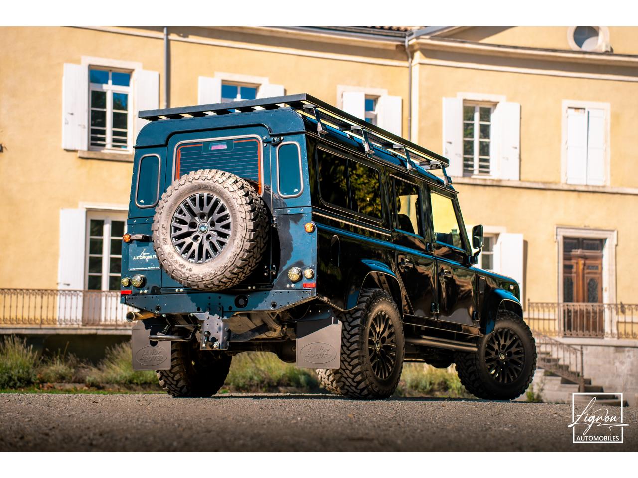 Photo LAND ROVER DEFENDER 110 2.2 Td4 110 SW - ' Santorini Black '