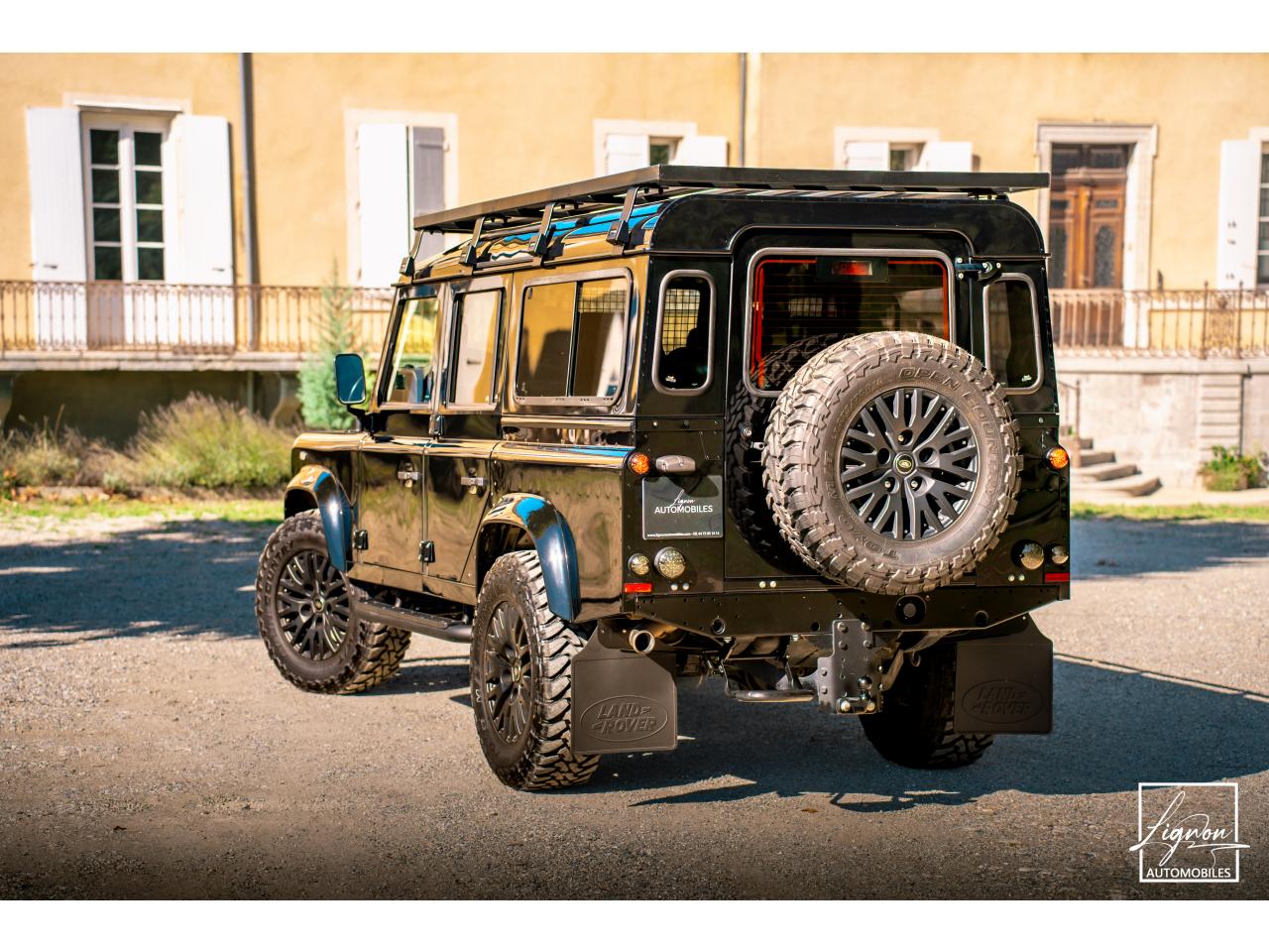 Photo LAND ROVER DEFENDER 110 2.2 Td4 110 SW - ' Santorini Black '