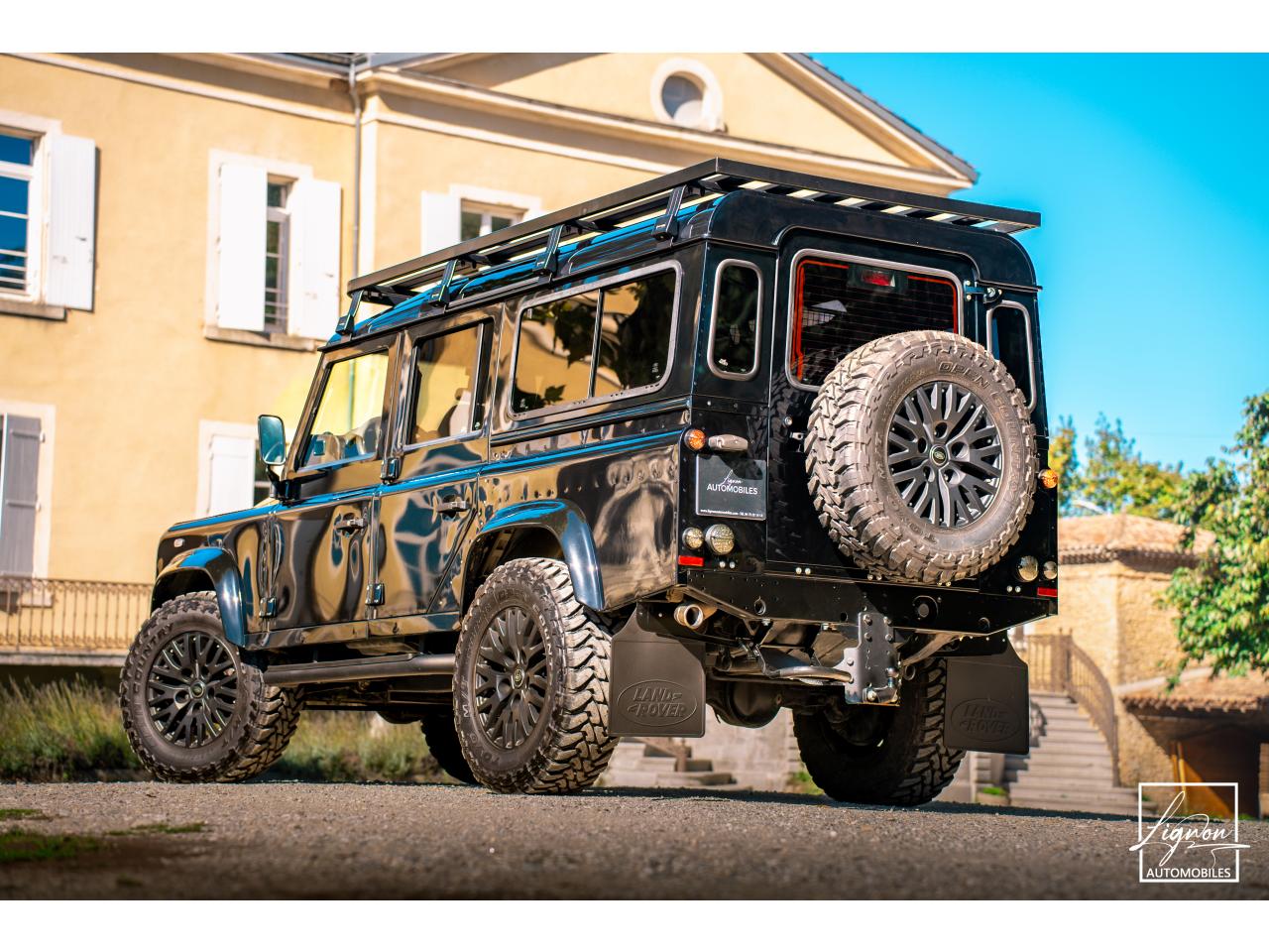 Photo LAND ROVER DEFENDER 110 2.2 Td4 110 SW - ' Santorini Black '